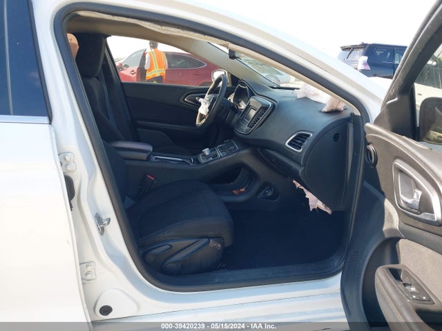 Chrysler 200 Limited 2015 1C3CCCAB9FN633277 Image 5