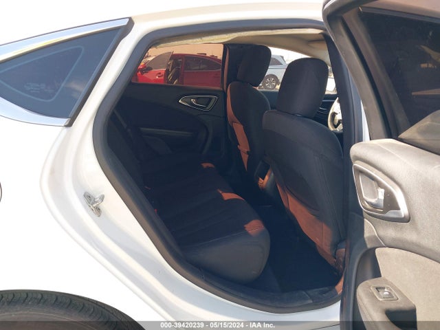Chrysler 200 Limited 2015 1C3CCCAB9FN633277 Image 8