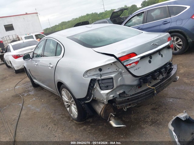 2012 JAGUAR XF SAJWA0HB5CLS60119 Photo 2