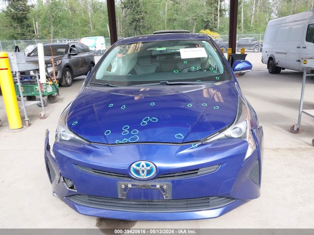 Toyota Prius Two 2016 JTDKBRFU2G3521652 Image 11