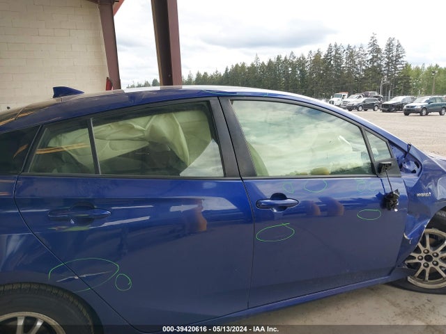 Toyota Prius Two 2016 JTDKBRFU2G3521652 Image 12