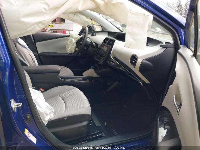 Toyota Prius Two 2016 JTDKBRFU2G3521652 Image 5