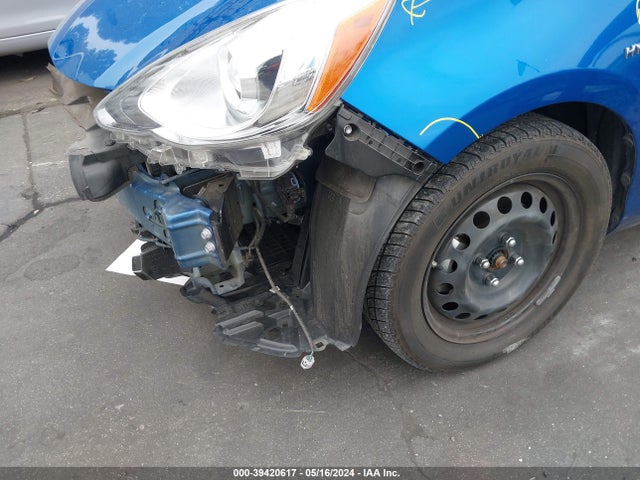 Toyota Prius C Three 2016 JTDKDTB31G1139905 Image 17