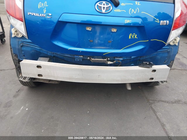 Toyota Prius C Three 2016 JTDKDTB31G1139905 Image 6