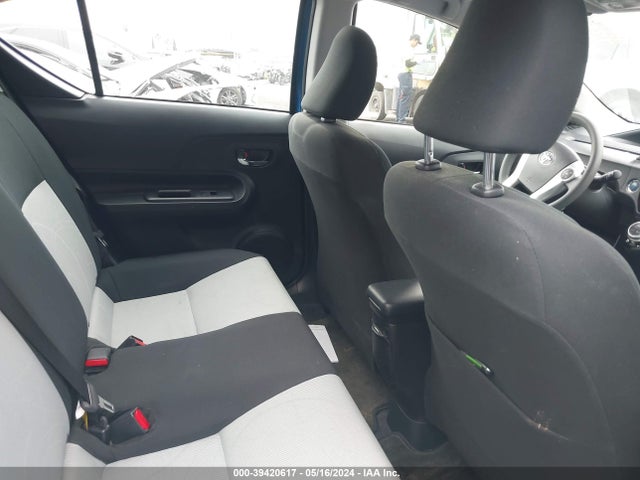 Toyota Prius C Three 2016 JTDKDTB31G1139905 Image 8