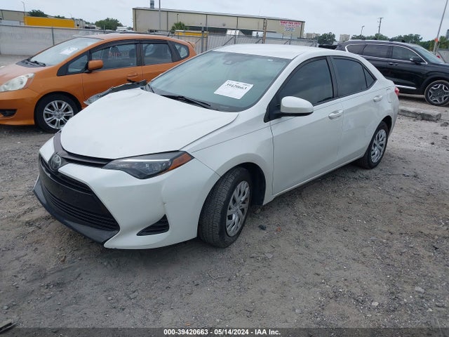 Toyota COROLLA LE 2019 5YFBURHE2KP914826 Image 2
