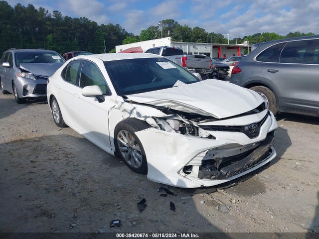 Toyota CAMRY LE 2018 JTNB11HK5J3007989 main image