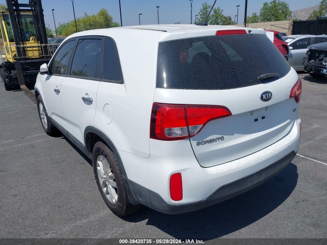 KIA SORENTO LX 2014 5XYKT4A67EG426344 Image 3