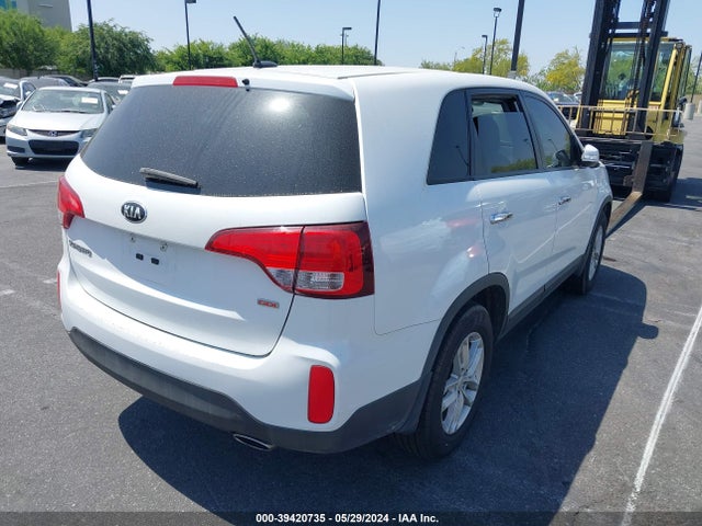 KIA SORENTO LX 2014 5XYKT4A67EG426344 Image 4