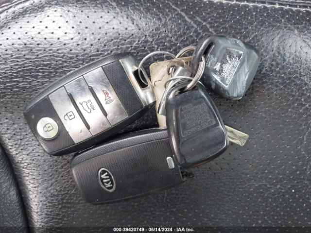 5XYKU4A75FG580946 KIA Sorento Ex V6