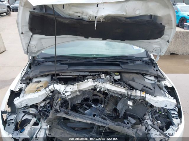 1FADP3M20JL241038 Ford FOCUS SEL