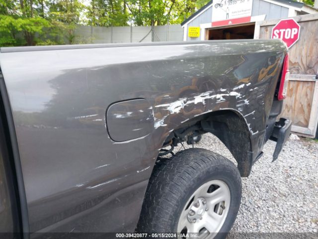 1C6SRFCT1KN577561 RAM 1500 Tradesman Quad Cab 4x4 6'4 Box
