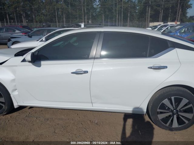 1N4BL4DW0NN310428 Nissan Altima Sv Intelligent Awd