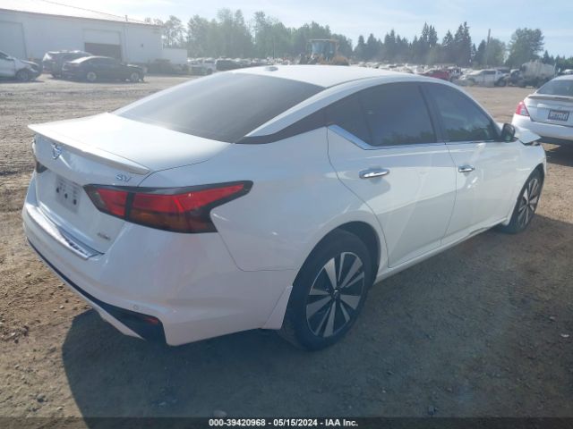 1N4BL4DW0NN310428 Nissan Altima Sv Intelligent Awd