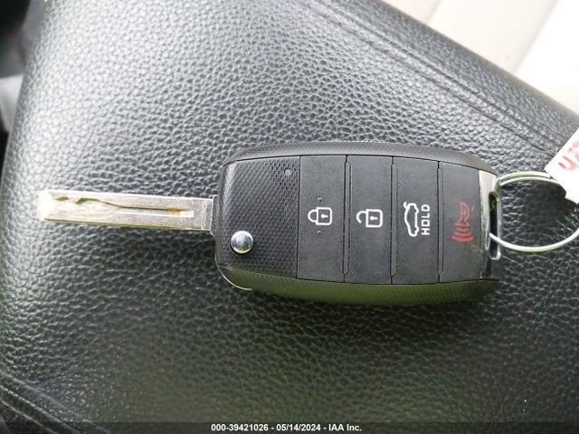 KIA Optima Lx 2015 KNAGM4A74F5571487 Image 11