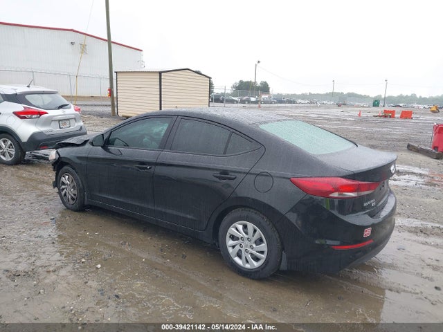 Hyundai ELANTRA SE 2018 5NPD74LF3JH318476 Image 3