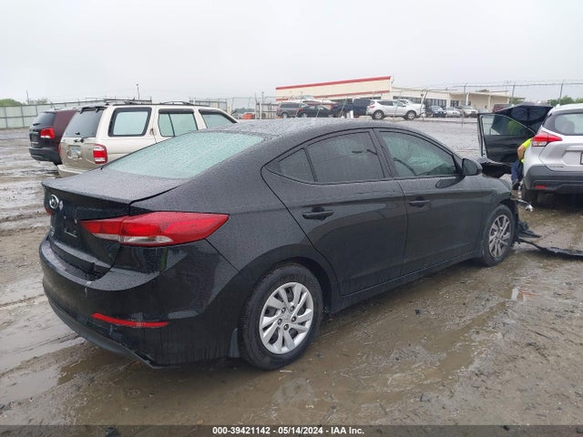 Hyundai ELANTRA SE 2018 5NPD74LF3JH318476 Image 4