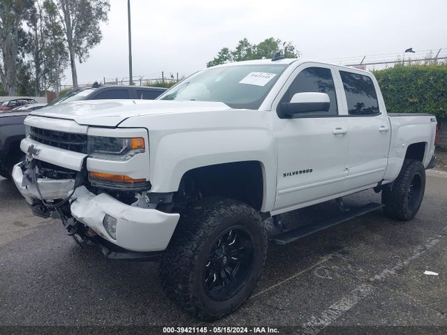 Chevrolet Silverado 1500 2lt 2018 3GCUKREC6JG264310 Image 2