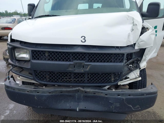 Chevrolet Express 2500 Work Van 2015 1GCWGFCF9F1203321 Image 10