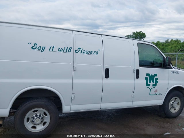 Chevrolet Express 2500 Work Van 2015 1GCWGFCF9F1203321 Image 13