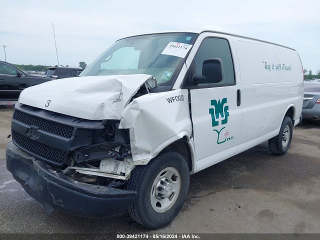 Chevrolet Express 2500 Work Van 2015 1GCWGFCF9F1203321 Image 2