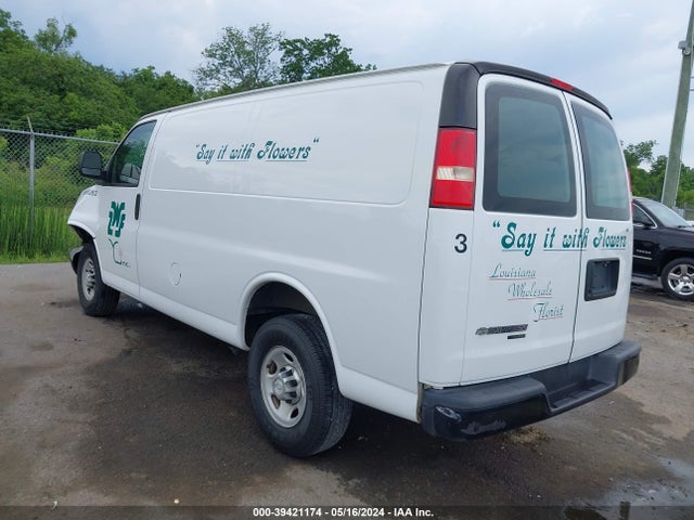 Chevrolet Express 2500 Work Van 2015 1GCWGFCF9F1203321 Image 3