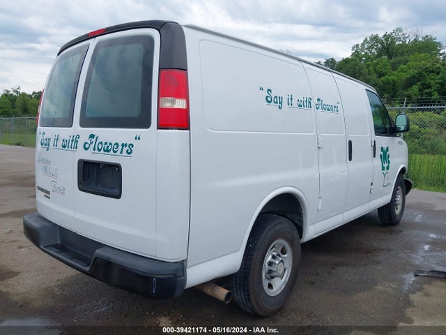 Chevrolet Express 2500 Work Van 2015 1GCWGFCF9F1203321 Image 4