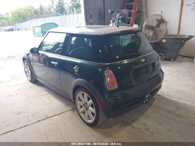 2004 MINI COOPER S WMWRE33484TD79360 Photo 2