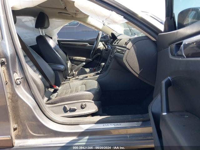 1VWCT7A36HC032674 Volkswagen Passat 1.8t Sel Premium