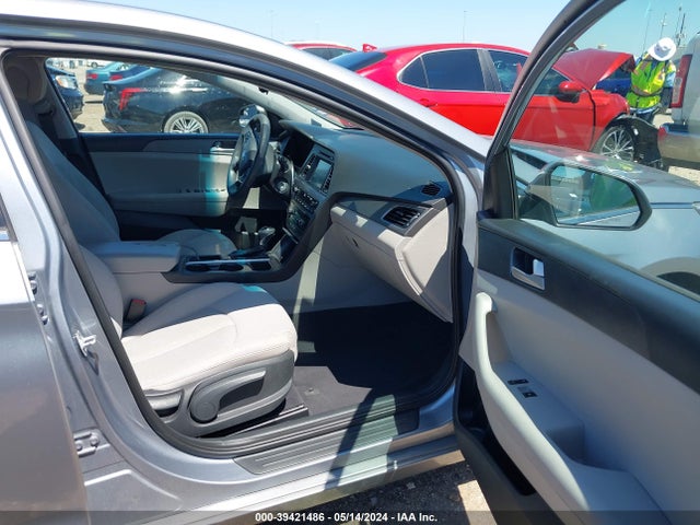 Hyundai SONATA SE 2016 5NPE24AF2GH372852 Image 5