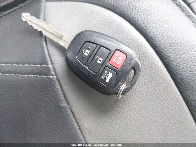 Toyota COROLLA LE 2016 2T1BURHE6GC563264 Image 11