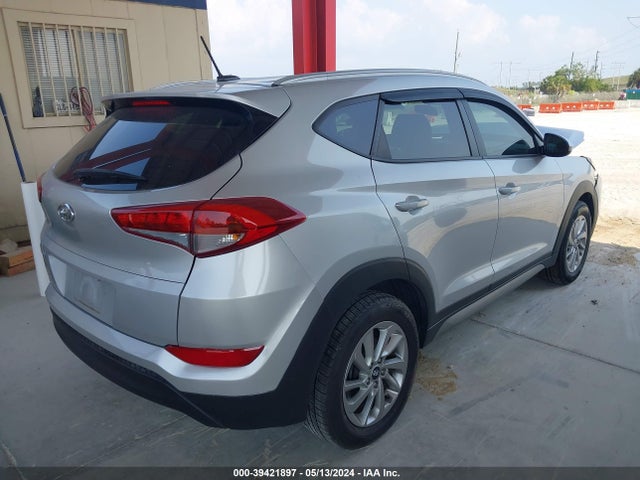 Hyundai TUCSON SE 2017 KM8J33A4XHU295557 Image 4