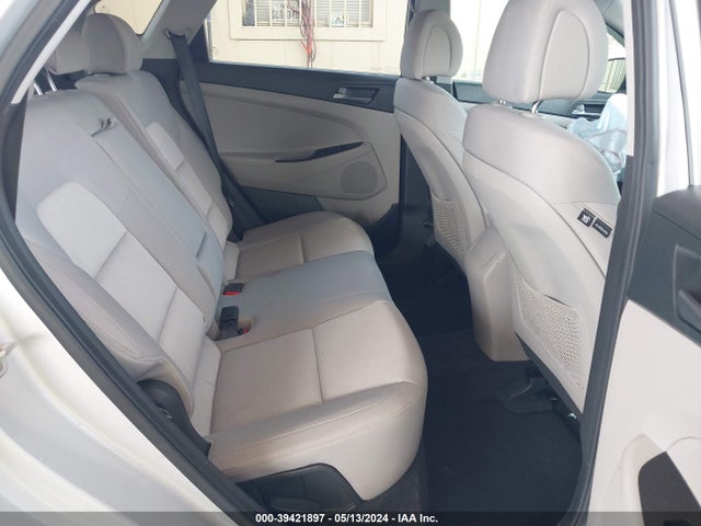 Hyundai TUCSON SE 2017 KM8J33A4XHU295557 Image 8