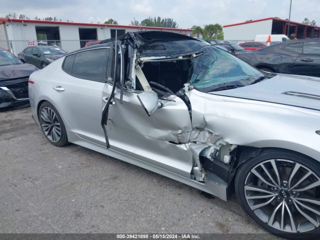 KNAE25LA0J6017586 KIA Stinger Premium