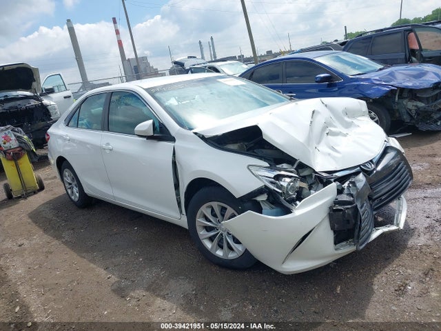 Toyota CAMRY LE 2016 4T4BF1FKXGR517557 zdjęcie główne