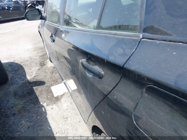 Toyota Prius Two 2017 JTDKBRFU9H3549756 Image 15