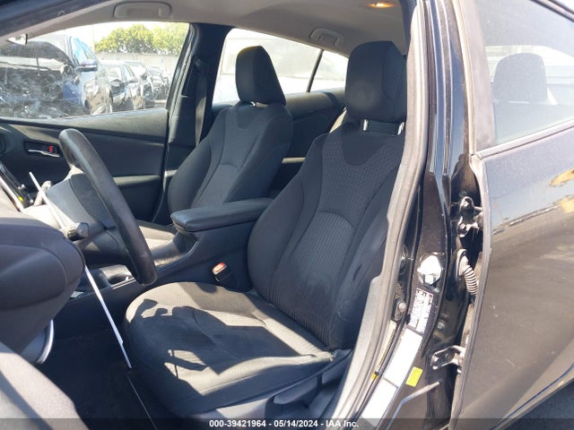 Toyota Prius Two 2017 JTDKBRFU9H3549756 Image 19