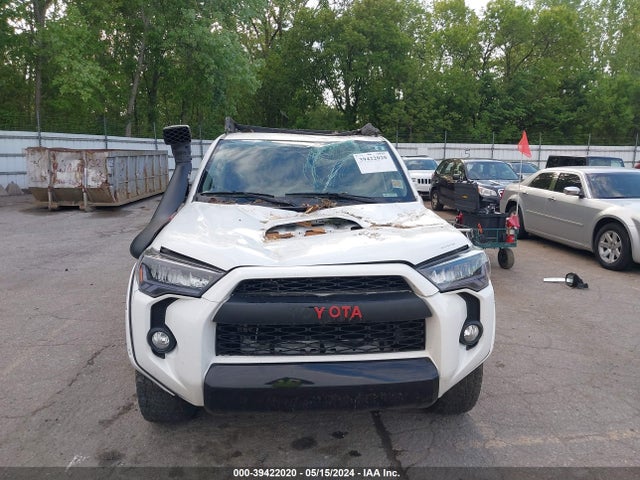Toyota 4RUNNER SR5 2016 JTEBU5JR8G5365879 Image 13
