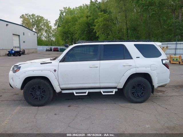 Toyota 4RUNNER SR5 2016 JTEBU5JR8G5365879 Image 15