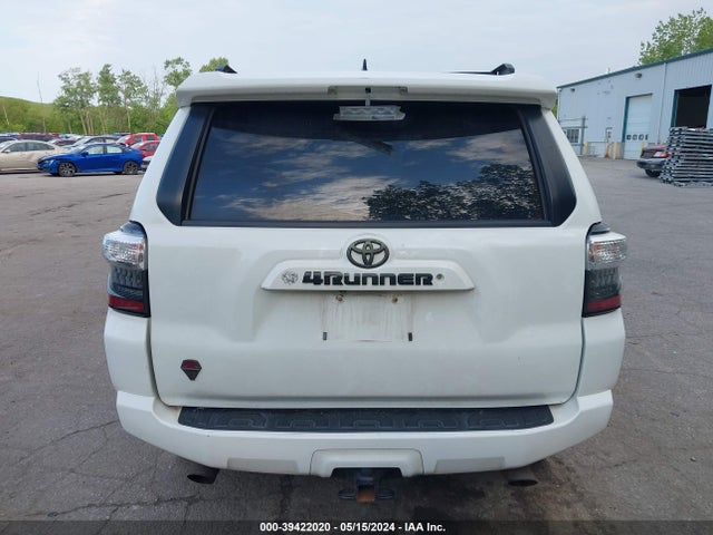 Toyota 4RUNNER SR5 2016 JTEBU5JR8G5365879 Image 17