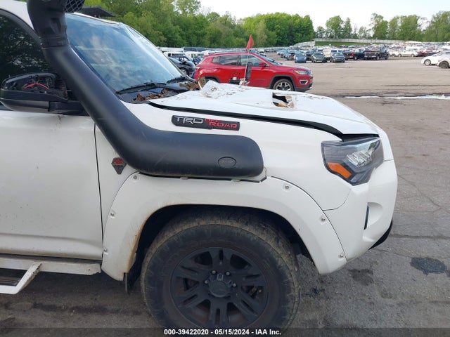 Toyota 4RUNNER SR5 2016 JTEBU5JR8G5365879 Image 12