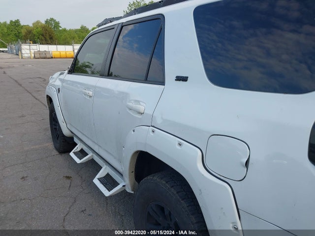 Toyota 4RUNNER SR5 2016 JTEBU5JR8G5365879 Image 19