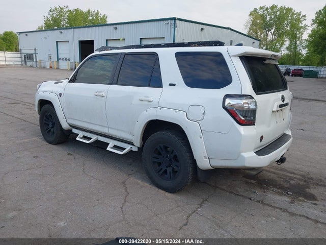 Toyota 4RUNNER SR5 2016 JTEBU5JR8G5365879 Image 3