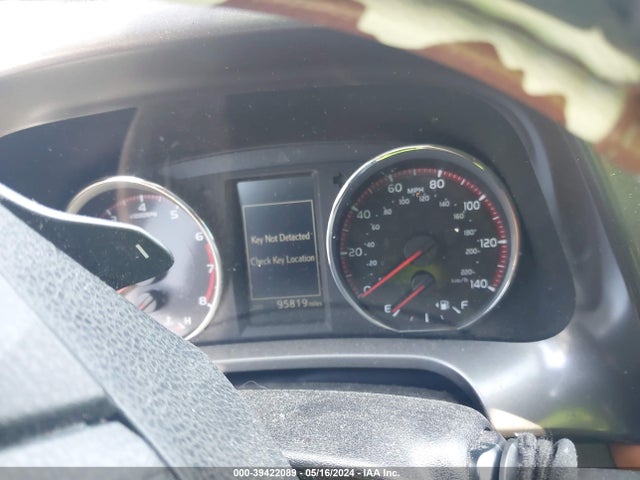 Toyota RAV4 SE 2018 2T3NFREV4JW434352 Image 7