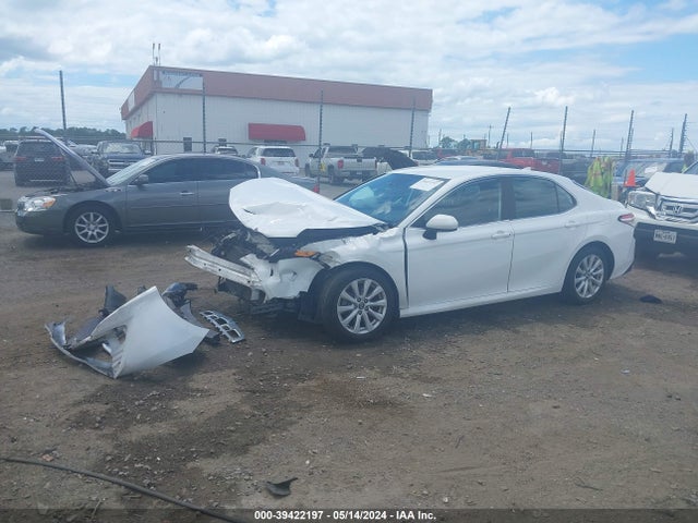 Toyota CAMRY LE 2020 4T1C11AK9LU941679 Image 2