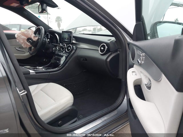 55SWF4HB7JU235597 Mercedes-Benz C 350E