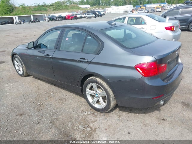 WBA3C3C59FK201113 BMW 320i Xdrive