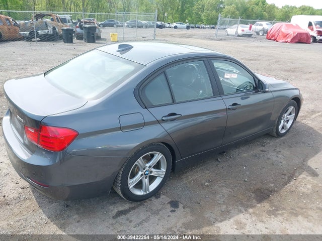 WBA3C3C59FK201113 BMW 320i Xdrive