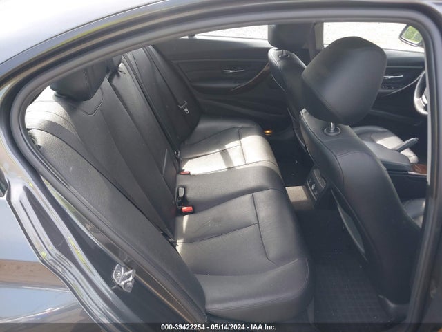WBA3C3C59FK201113 BMW 320i Xdrive