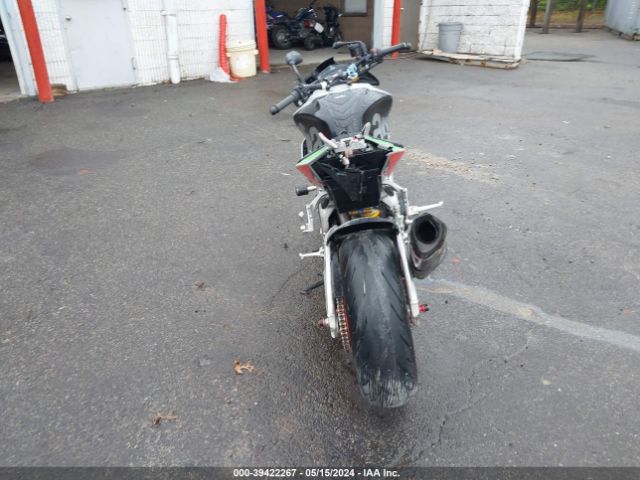 2017 APRILIA TUONO ZD4KGUA0XHS000473 Photo 5